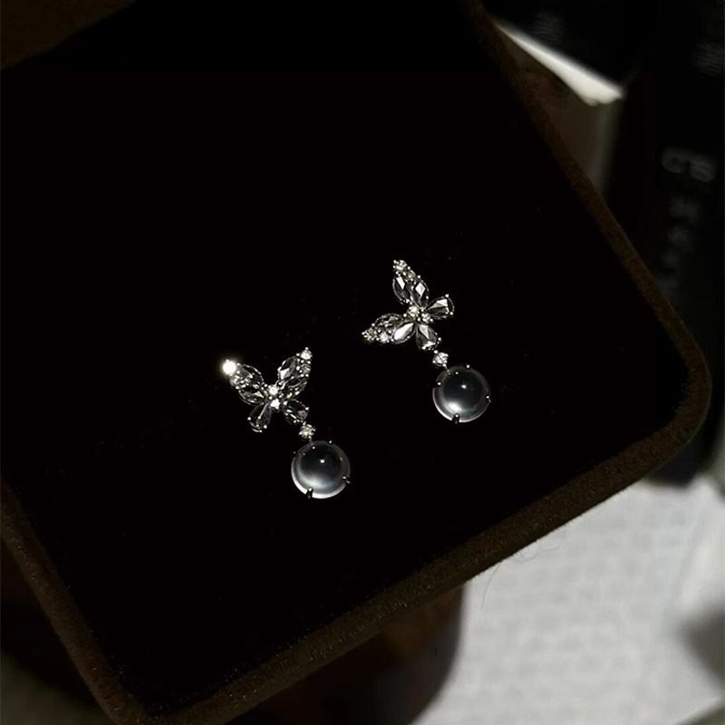 S925纯银冰透蛋面满钻蝴蝶耳钉