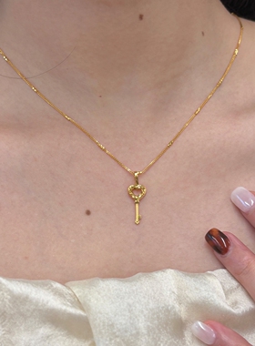 爆闪金色碎冰冰镂空钥匙项链颈链