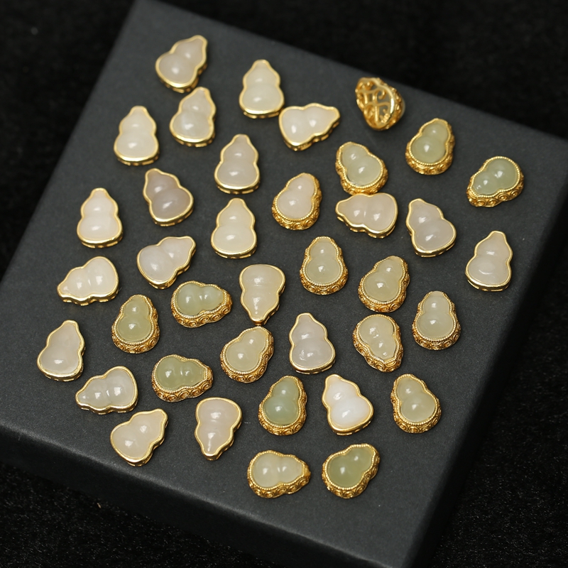 银镶嵌天然和田玉葫芦转运珠