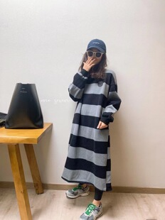 长款卫衣裙女秋冬装ONESEVEN韩版条纹减龄笑脸连衣裙加绒长款过膝