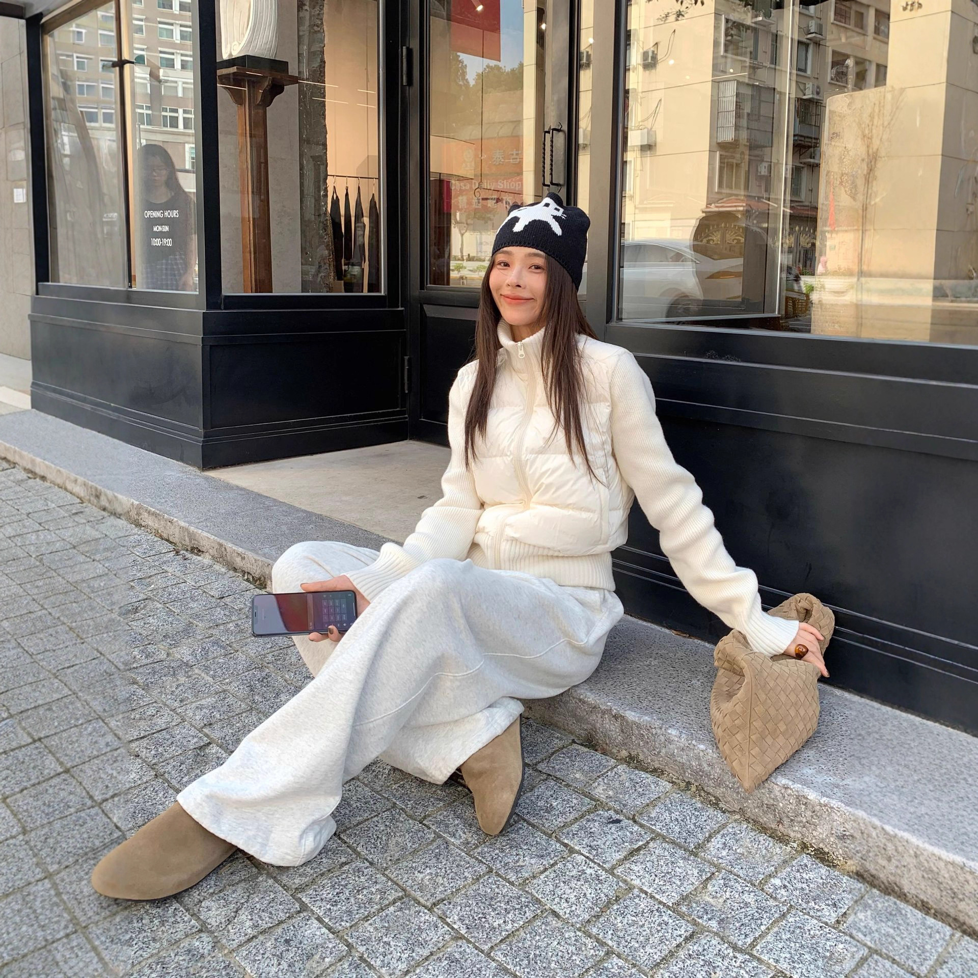 白鸭绒轻盈保暖羽绒服外套女加厚