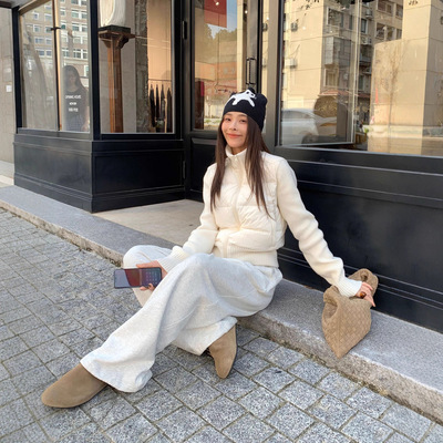 白鸭绒轻盈保暖羽绒服外套女加厚