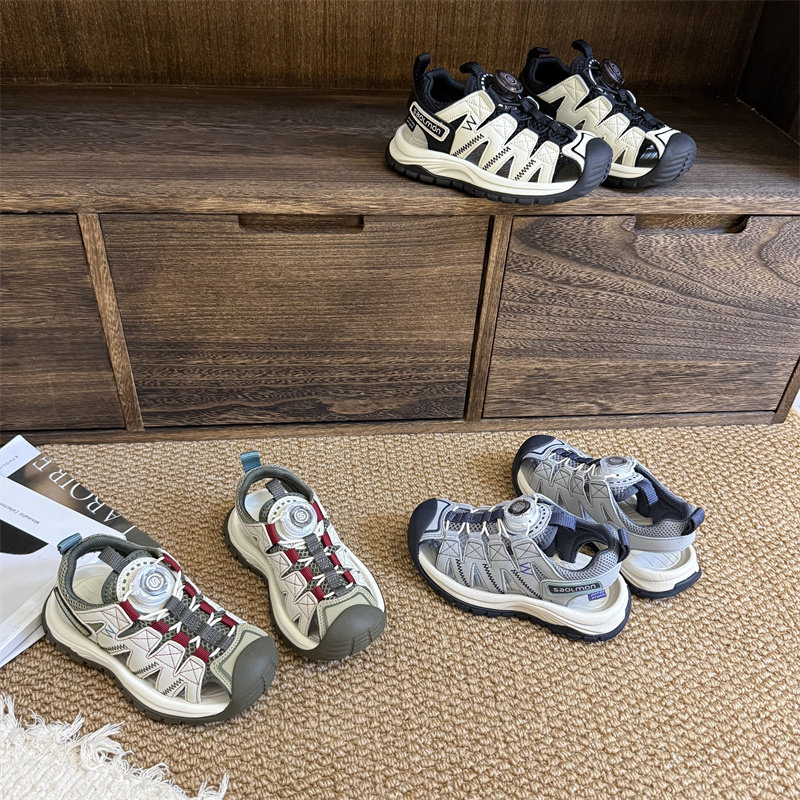 男童凉鞋夏季运动包头沙滩鞋儿童镂空户外旋转扣框子鞋中大童学生