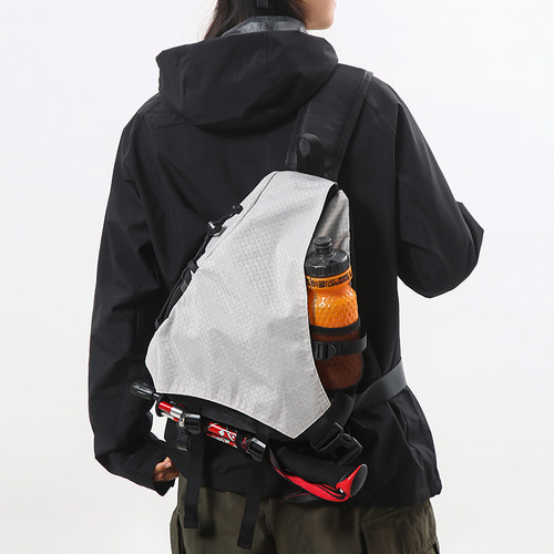 潮牌复古弓箭包运动登山包