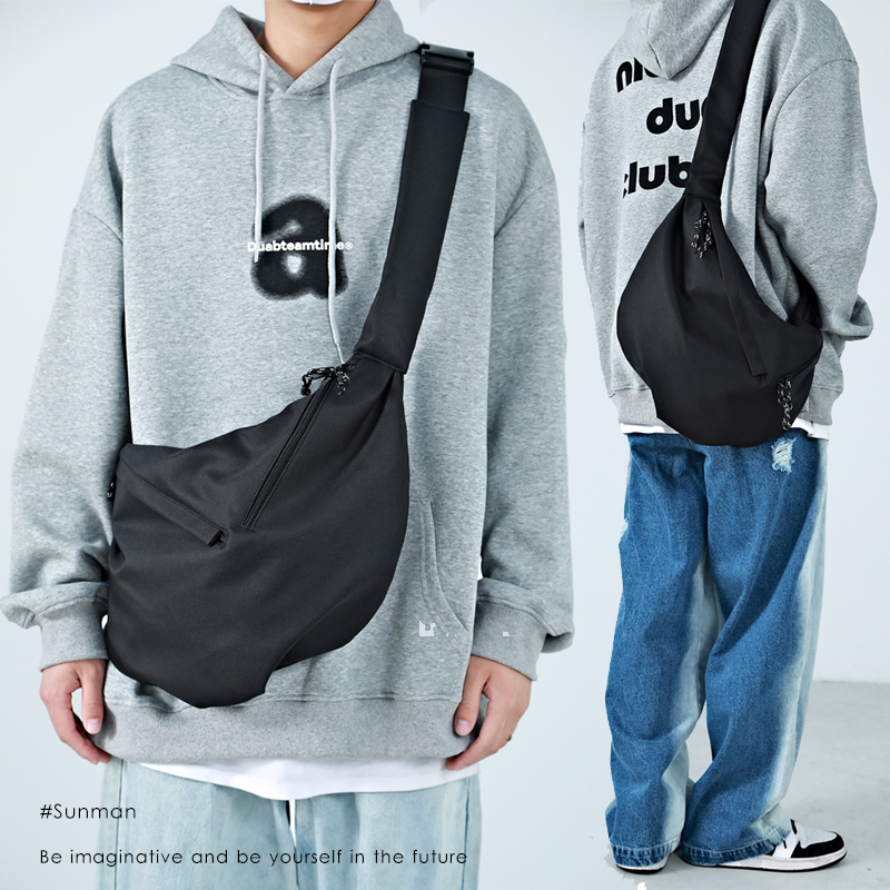 潮牌斜挎包日系单肩包学生背包