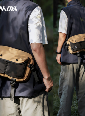 男士斜挎包外出便携邮差包2026新款多功能轻便小背包户外通勤包女