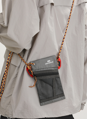 机能潮牌斜挎包轻量化户外运动小背包通勤手机包外出便携单肩包男