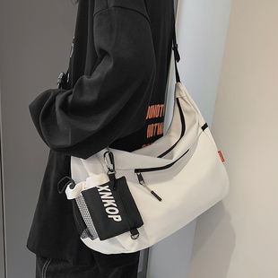 背包 单肩包小众学生男款 斜挎包男日系工装 风潮牌邮差包大容量男士