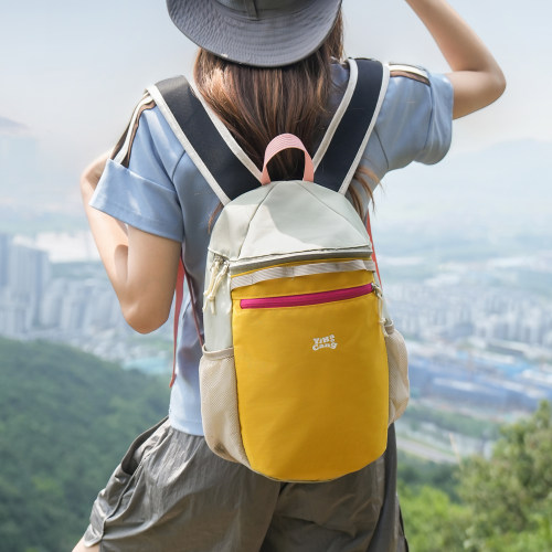 日常通勤双肩包户外背包