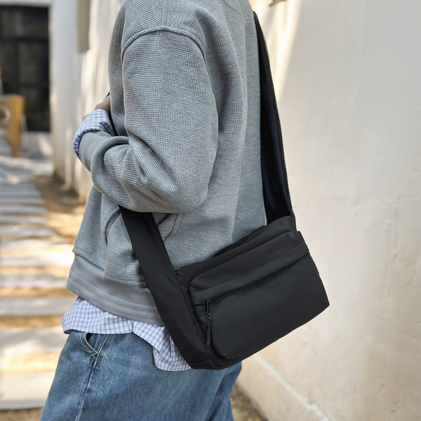 男士斜挎包轻便通勤单肩包