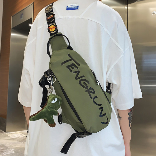 斜挎包男款休闲胸包小背包
