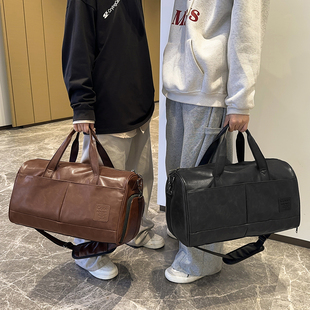 短途旅行包男士潮牌PU手提行李挎包大容量运动训练健身包干湿分离