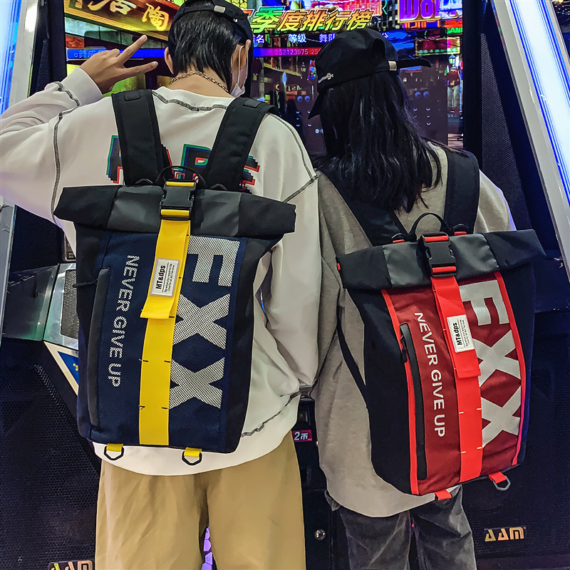 潮牌机能风大容量百搭旅行双肩包