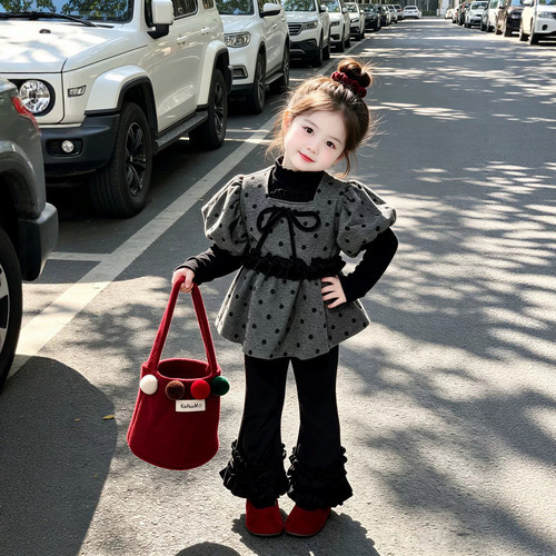 女童韩系三件套2026秋季新款儿童波点泡泡短袖黑色打底时髦喇叭裤