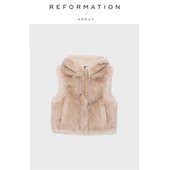 人造皮草背心浅色毛绒连帽背心 Reformation法M 现货 About
