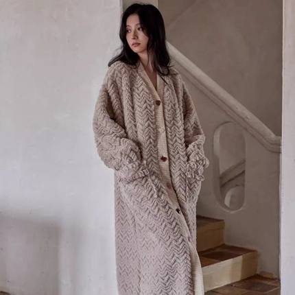黛梦思长款睡袍女秋冬加绒加厚珊瑚绒家居服冬季宽松睡衣女款浴袍
