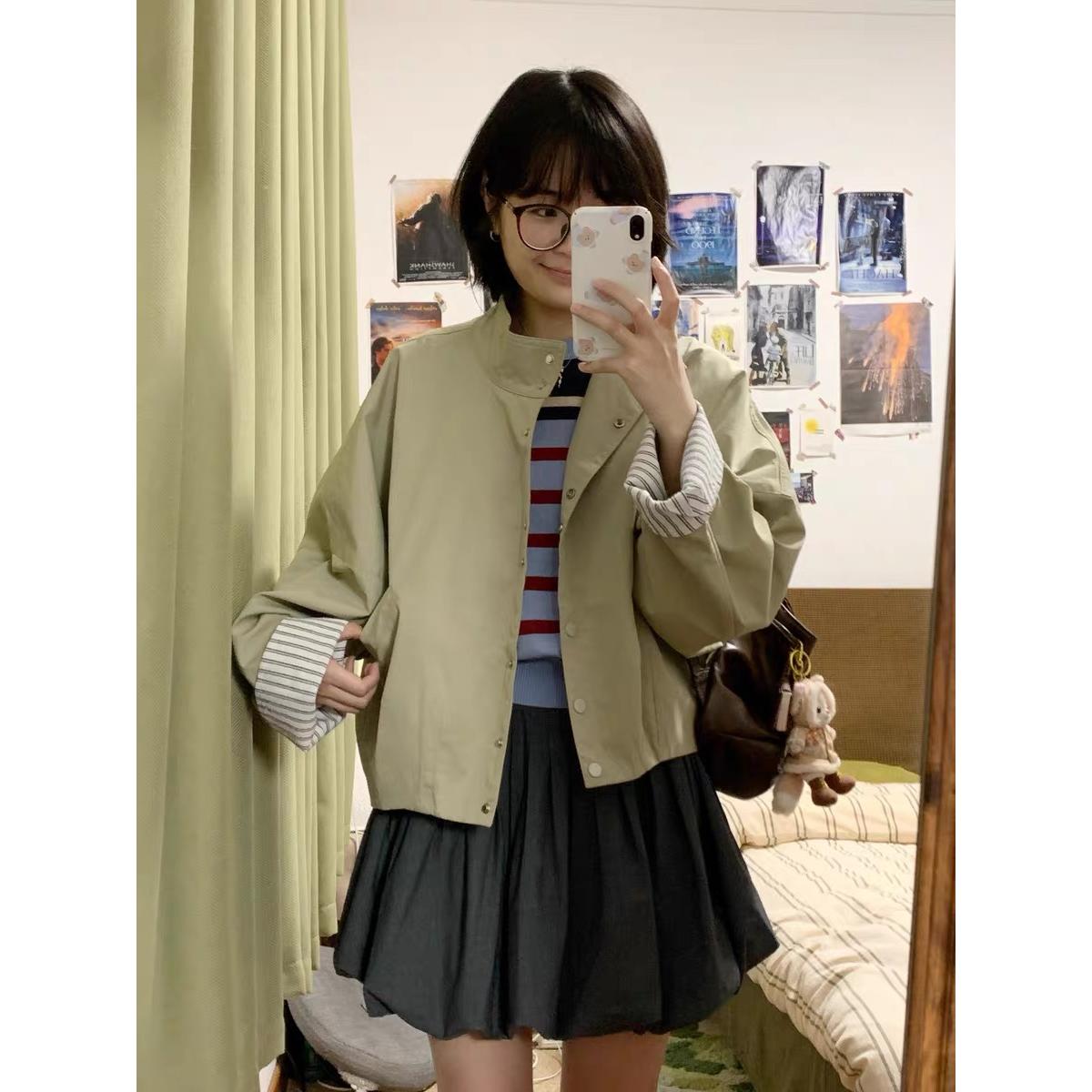 soloki韩系复古时髦短款蝙蝠袖宽松遮肉卷边袖立领排扣风衣短外套