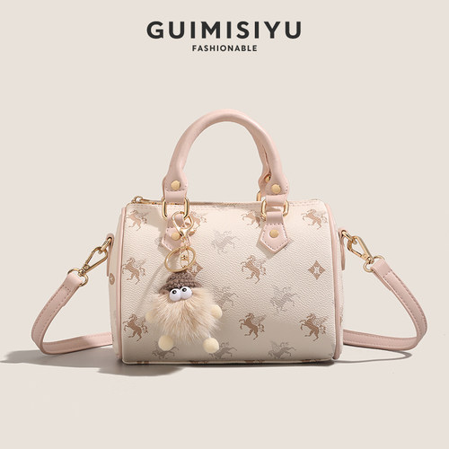 单肩斜挎通勤枕头包包