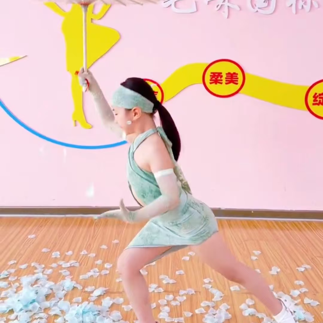 2025夏季新款少儿拉丁舞服高级女儿童专业舞蹈训练功表演出服套装