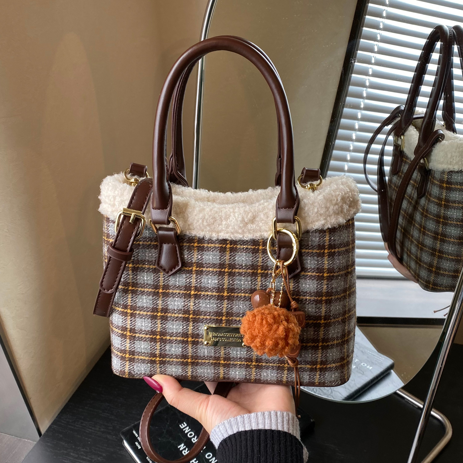 格子毛呢托特包2025新款