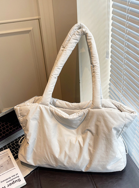大容量棉服包包女冬新款潮慵懒风带拉链通勤单肩包纯色时尚托特包