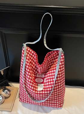 2026春季新款红色格子毛呢包包女大容量日常通勤包休闲简约单肩包