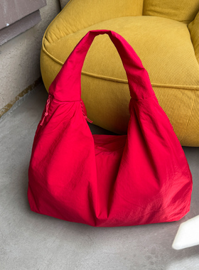 韩系慵懒风红色包包女大容量带拉链轻便尼龙帆布包时尚通勤旅行包