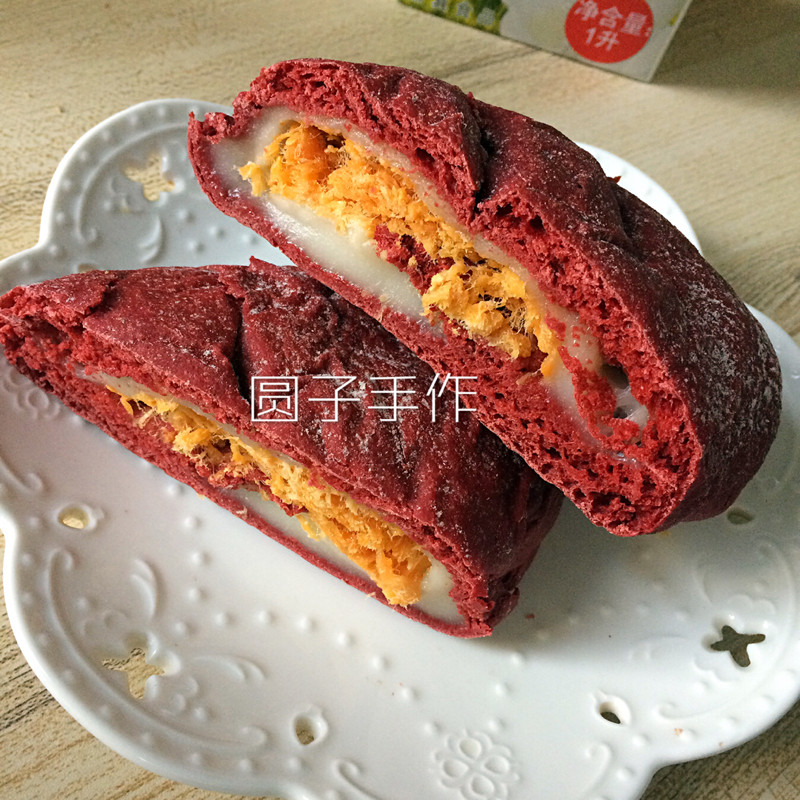 【圆子手作】红丝绒麻薯肉松欧包手工全麦面包