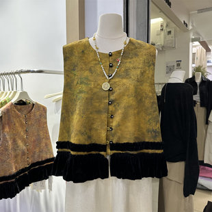 新中式国风丝绒拼接马甲女装无袖坎肩背心2026秋新款气质百搭上衣