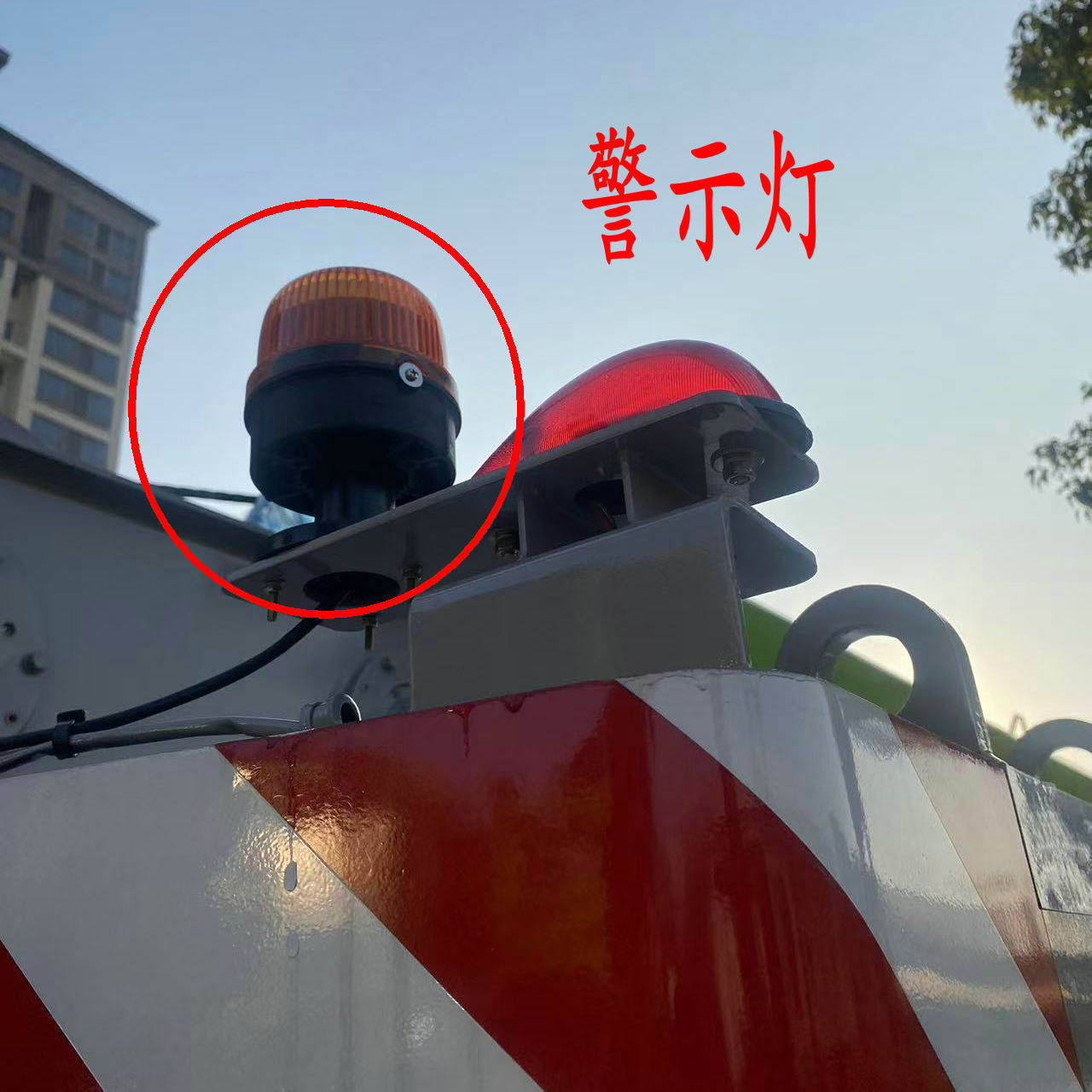 吊车配件  新款驾驶室顶警示灯