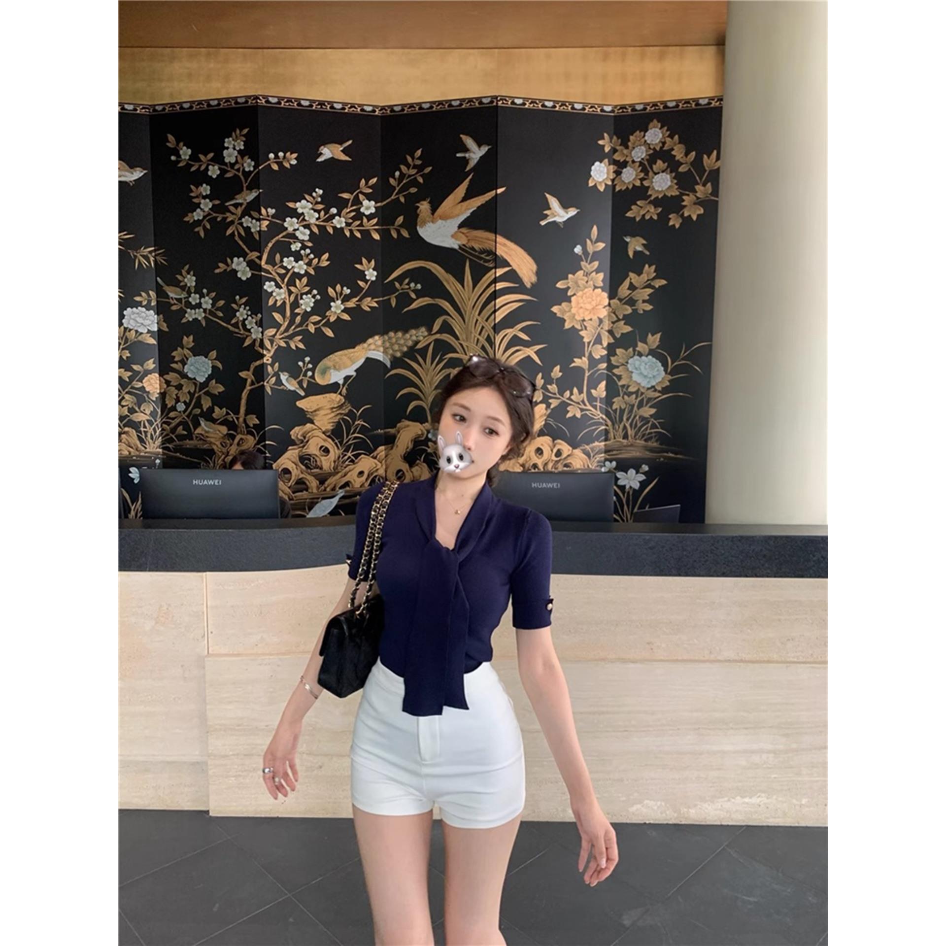 v领冰丝针织t恤女短袖夏季美式复古气质百搭小众设计感短款小上衣