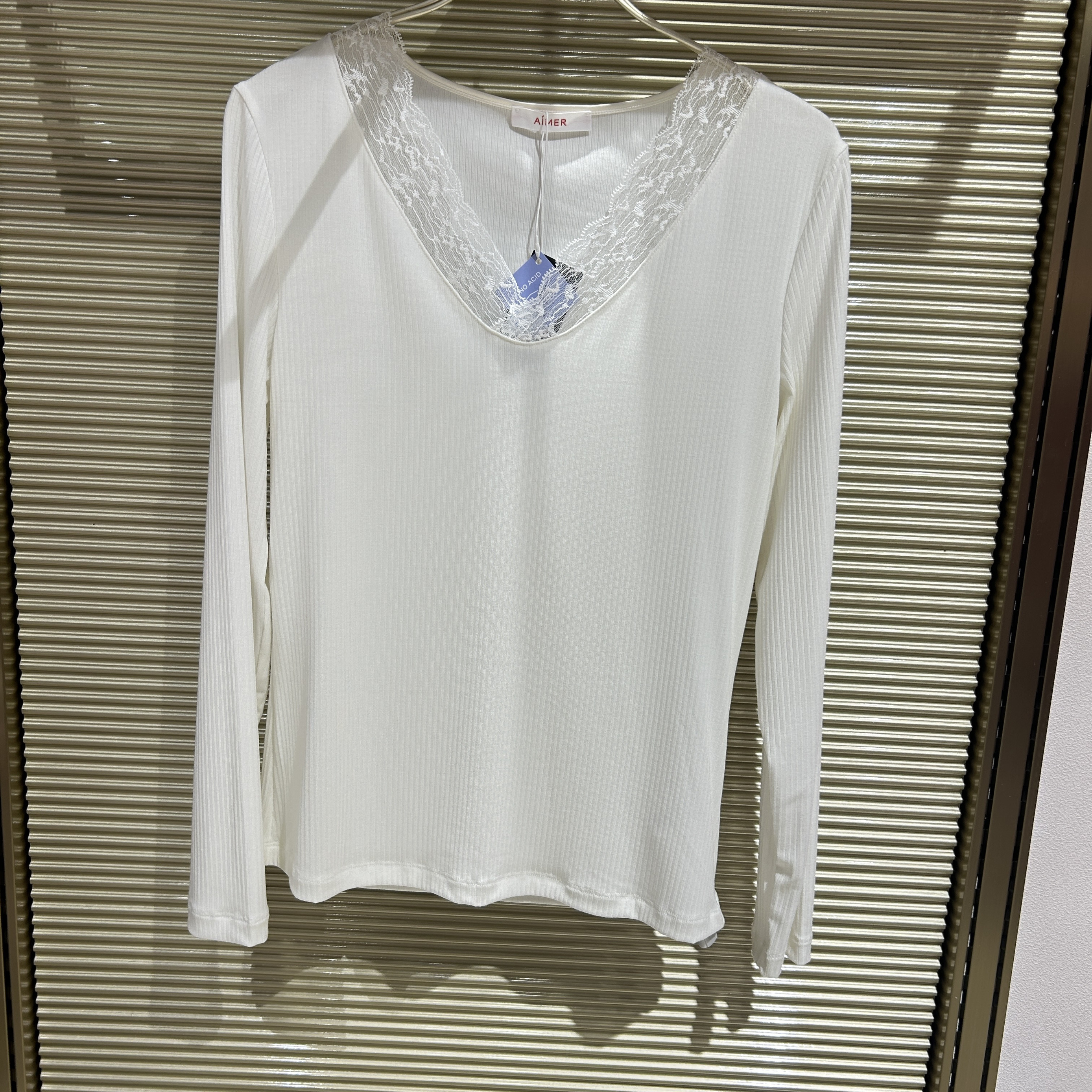 爱慕暖衣女士V领长袖上衣薄款美肤打底保暖衣AM728822氨基酸499