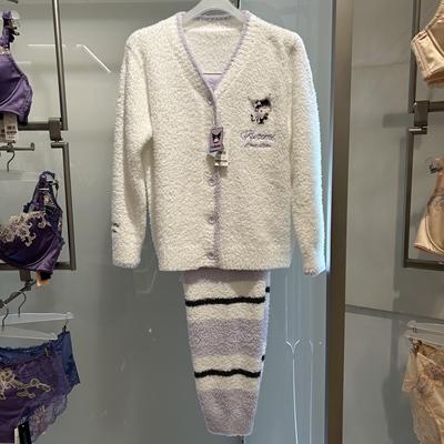 爱慕少女大童酷洛米猫咪半边绒睡衣开衫厚款家居套装AJ143J321。