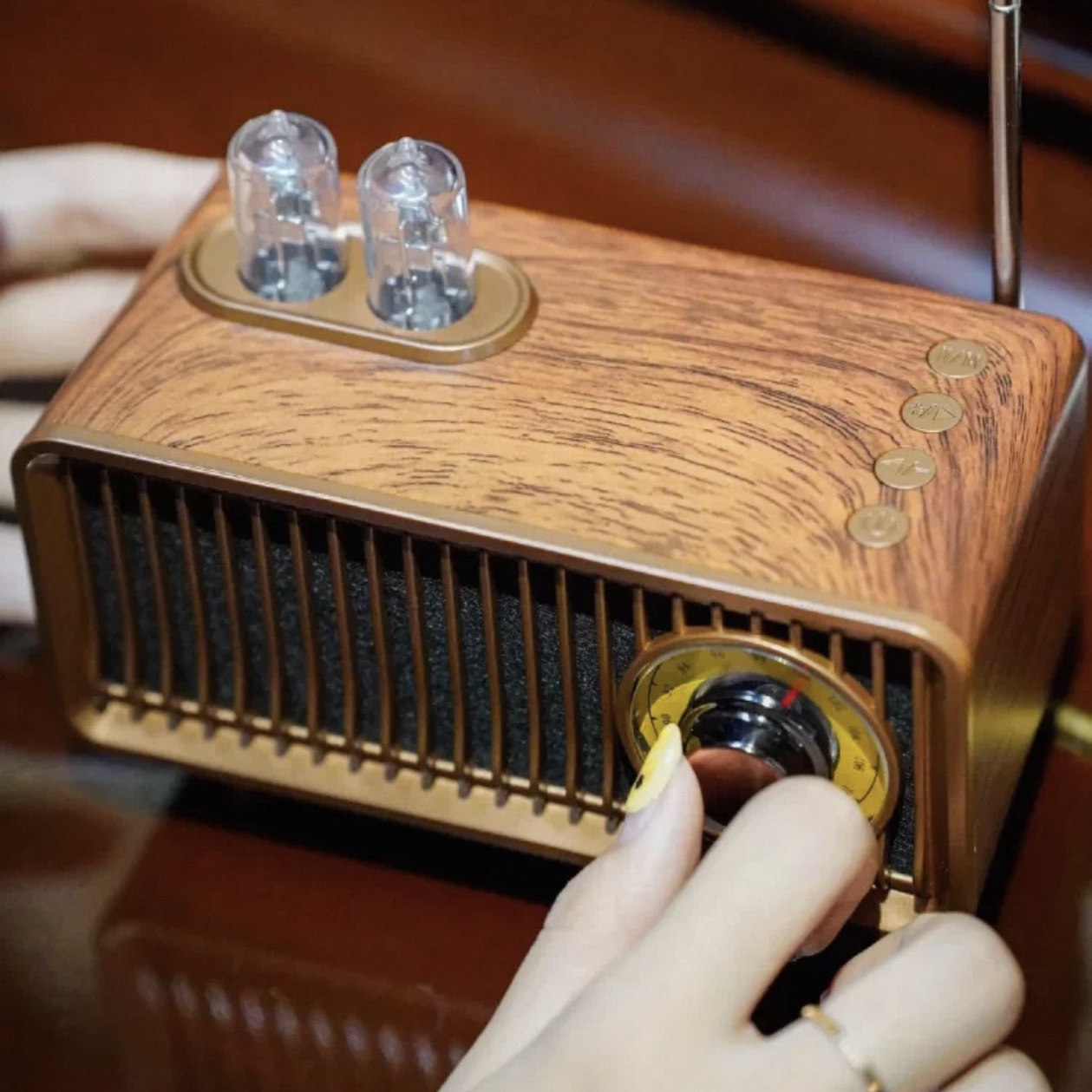 复古木纹木质蓝牙音箱木质高颜值桌搭FM收音机送礼生日节日伴手礼