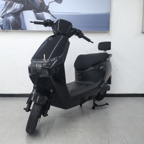 雅迪G5IIpro电摩1200W智慧屏