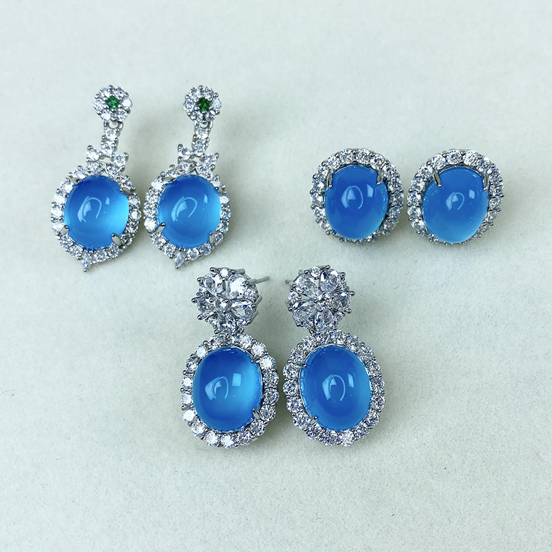 天然冰种玉髓耳钉女款镶嵌宝石耳环网红爆款天空蓝色玛瑙耳坠子