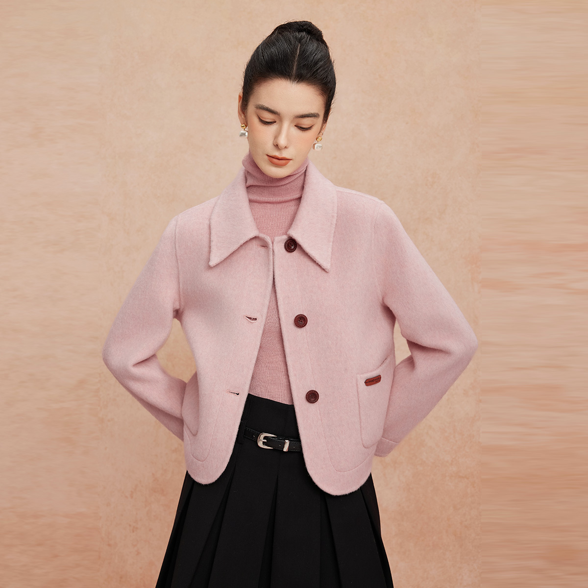 斯尔丽2025新款双面呢手感滑爽软糯正肩易搭配减龄短款羊毛大衣