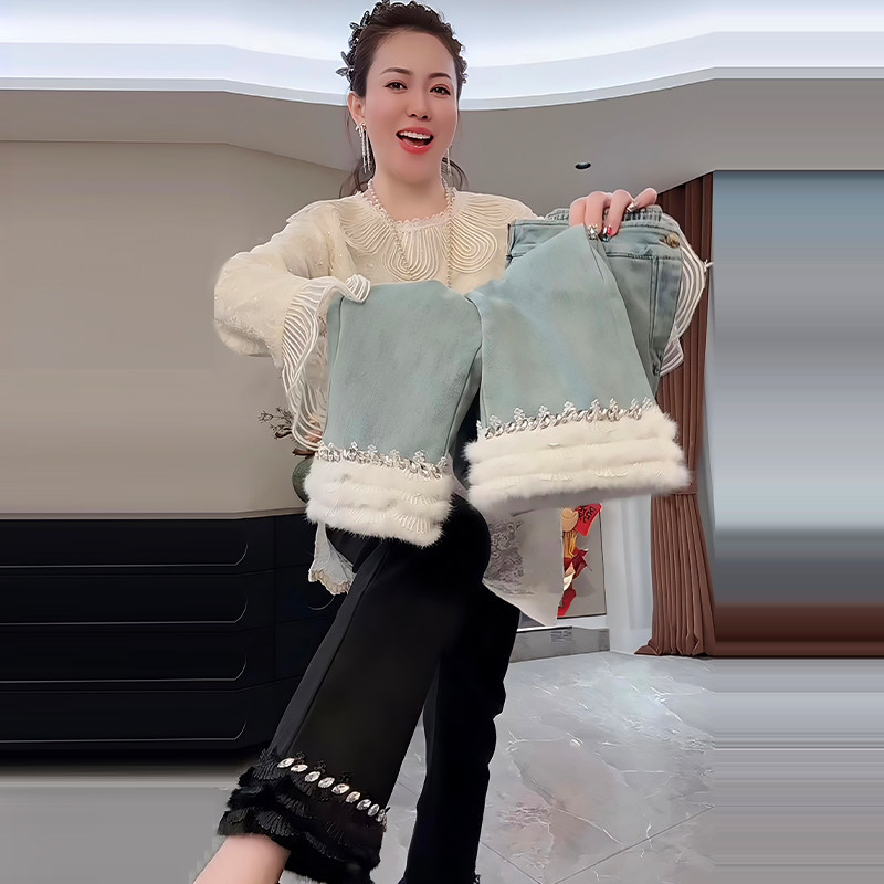 拼毛毛亮钻裤脚休闲女裤牛仔裤胖mm2025冬季新款宽松显瘦大码女装,女装/女士精品,大码裤装,淘宝优惠券,粉丝福利购,淘宝优惠卷