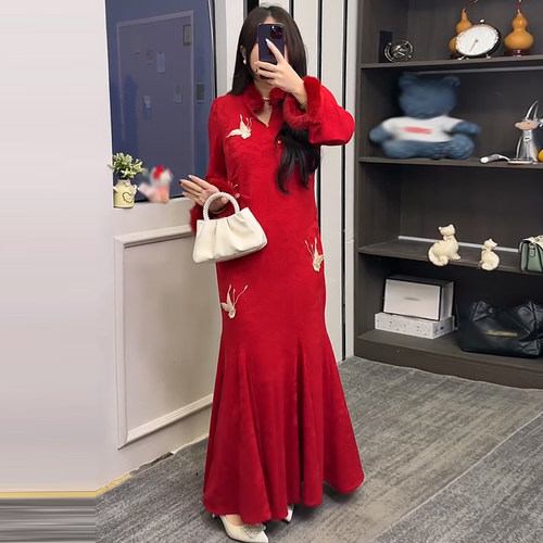 刺绣旗袍连衣裙毛毛袖蝴蝶结长裙