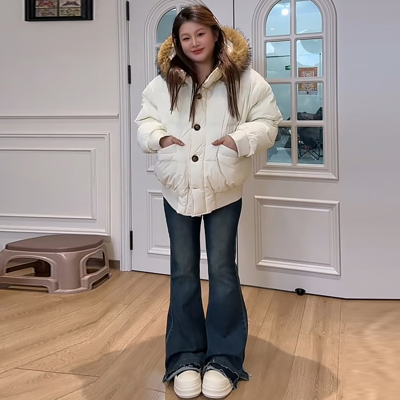 慵懒风大毛领连帽棉服外套牛仔裤