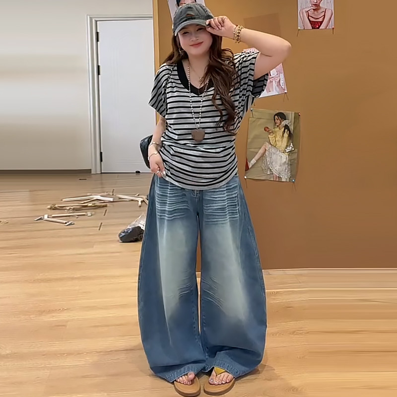 V领蝙蝠袖条纹T恤牛仔弯刀裤女胖mm2026夏季新款显瘦宽松大码女装