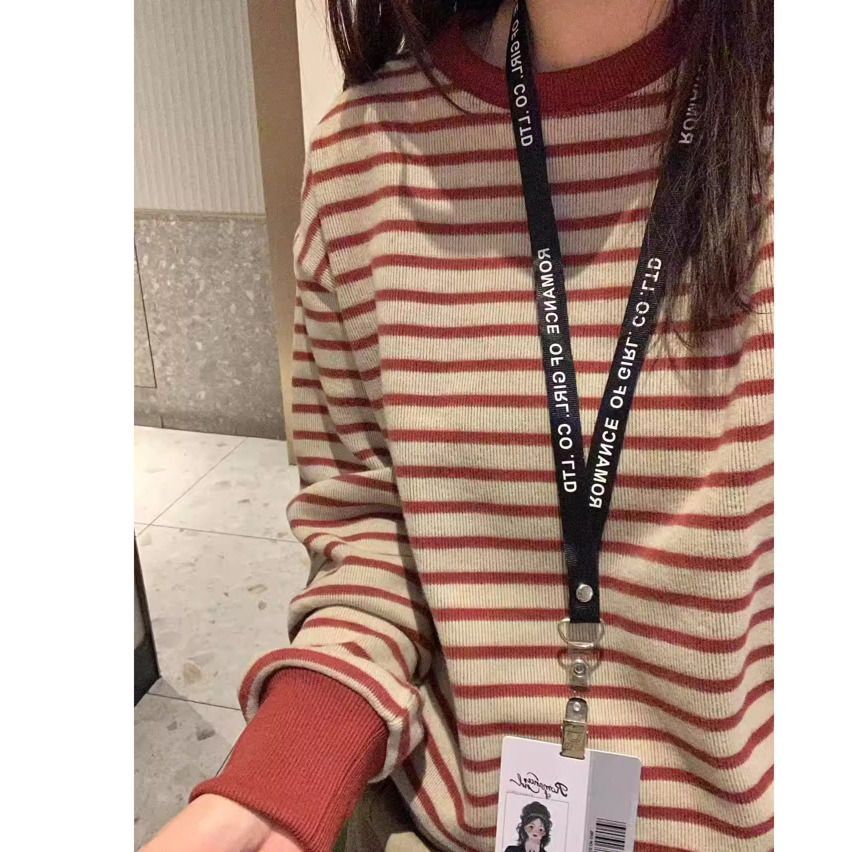 复古港风条纹圆领卫衣女秋冬季宽松百搭显瘦加绒长袖套头上衣ins