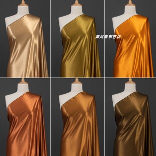 黄棕色驼色系 丝滑褶皱肌理连衣裙上衣有光泽布料 金銮缎醋酸面料