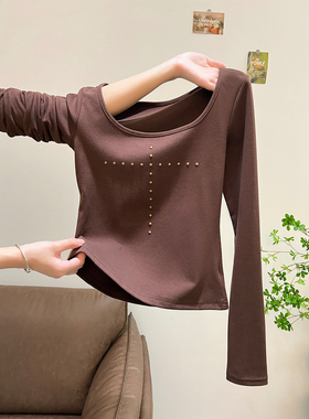 棕色修身u领长袖T恤秋季穿搭打底衫2025新款女减龄显瘦百搭上衣