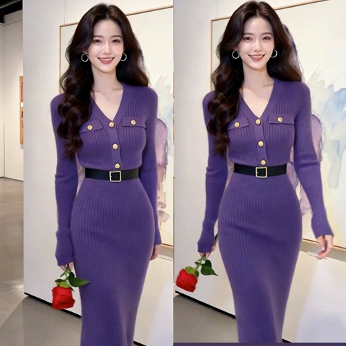 明星同款紫色针织连衣裙秋冬高级感法式长裙配大衣打底 V领中长裙