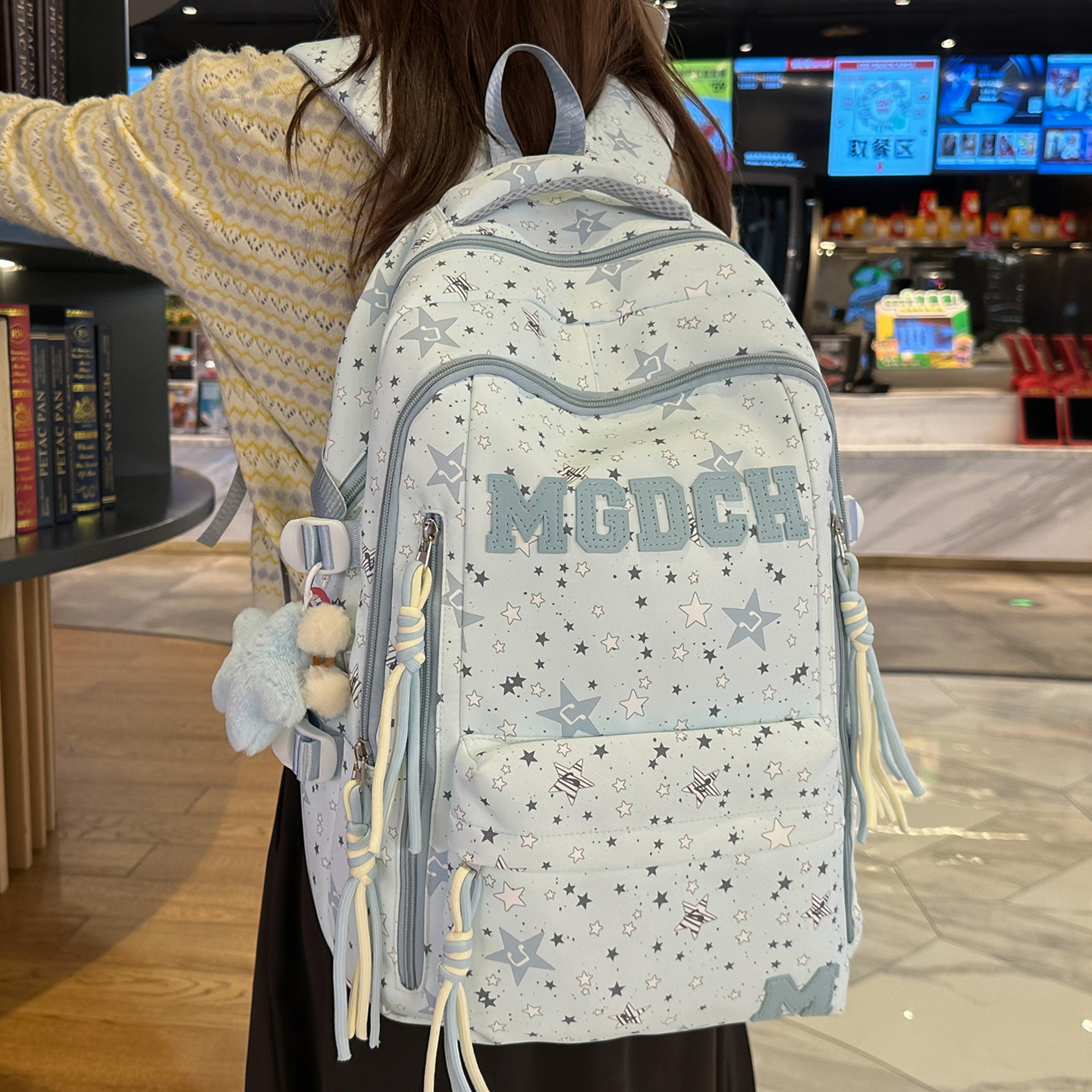 高质感大容量双肩包学生书包