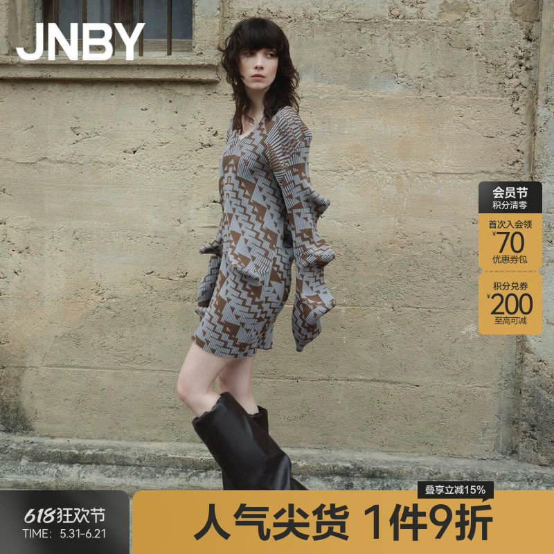 JNBY/江南布衣春秋针织连衣裙立体造型V领修身复古裙子5N8G14040
