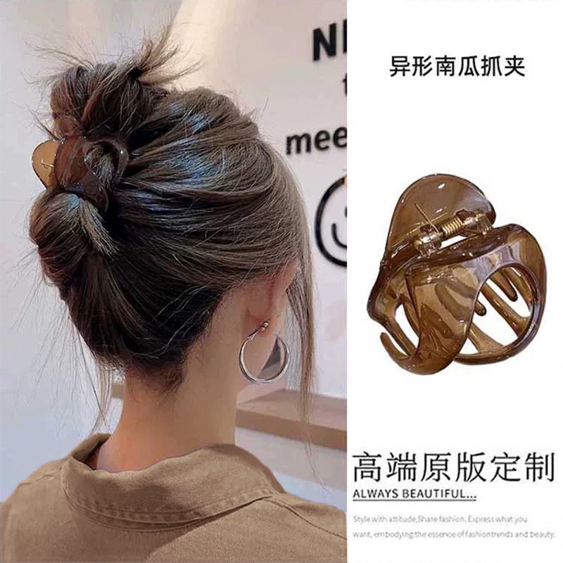 异型南瓜小号抓夹女2026新款高级感发夹后脑勺发量少鲨鱼夹子发抓