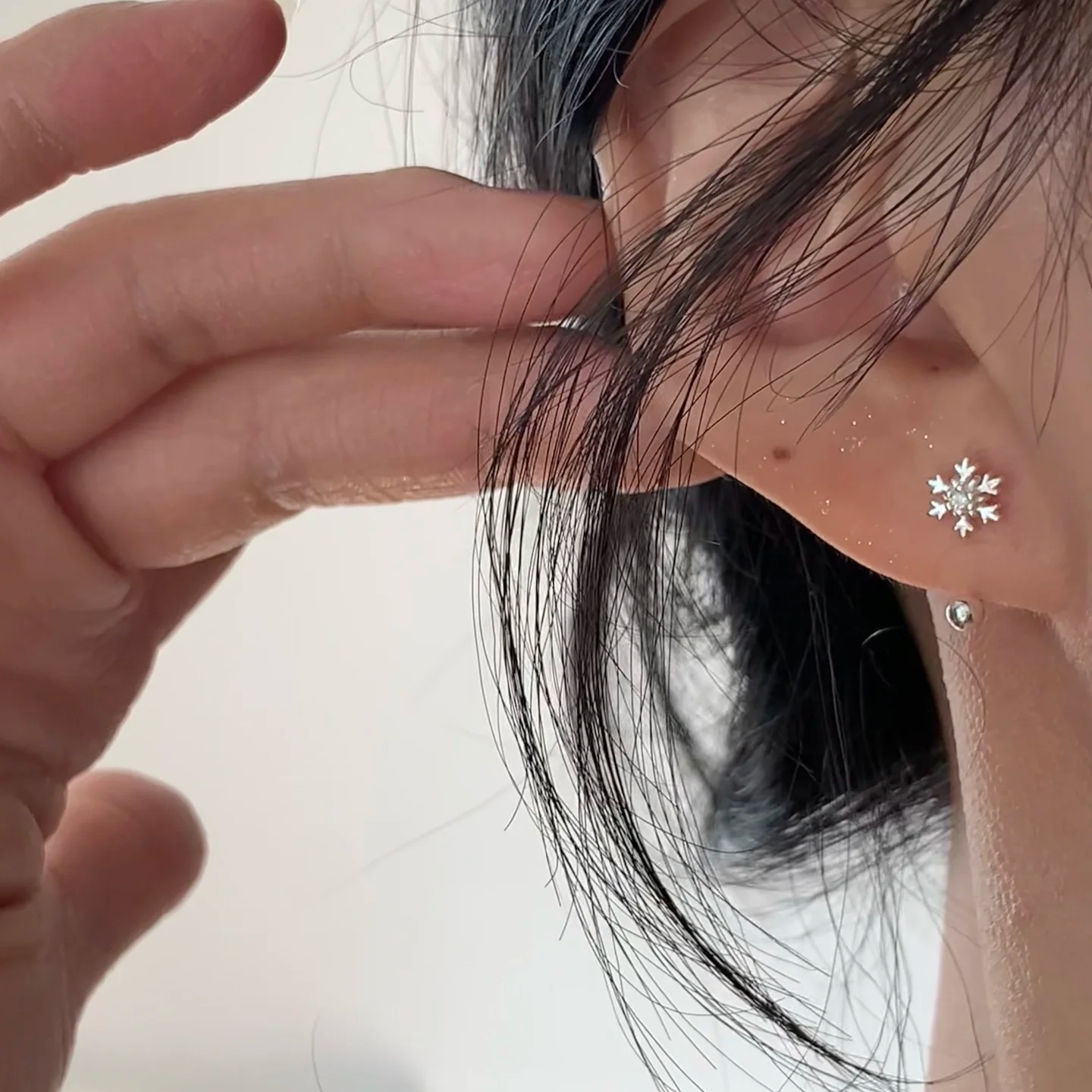 银色雪花螺丝拧扣耳钉女两带U形后挂式气质耳饰品小众设计感轻奢