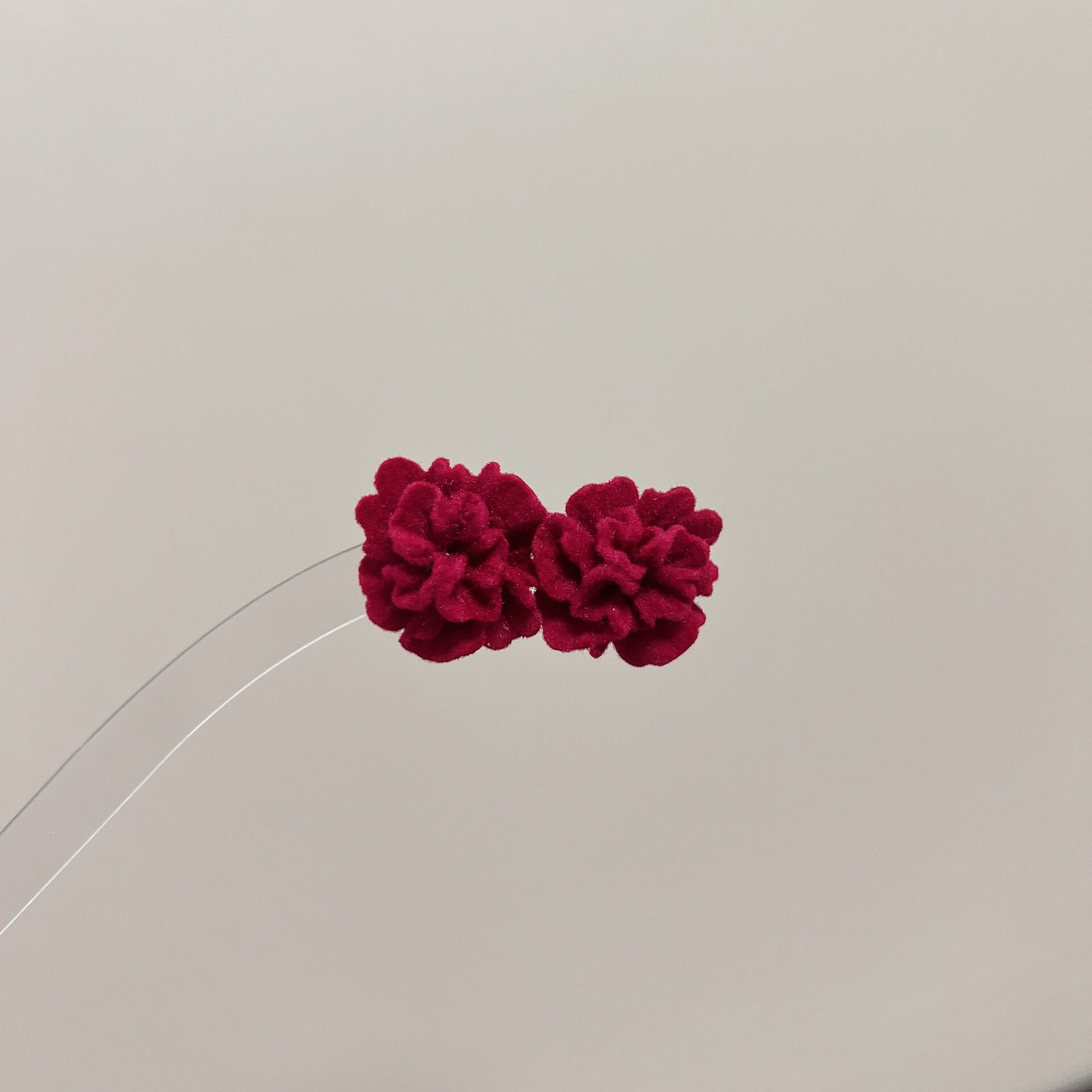 优雅复古红色植绒花朵耳钉女时尚高级感气质耳环时尚百搭简约耳饰